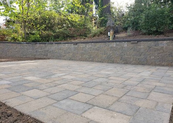This is a patio pavers project done in Brooklyn NYC by one of our pavers. It has a nice brown and gray color mix. This project was done in July 2019.
